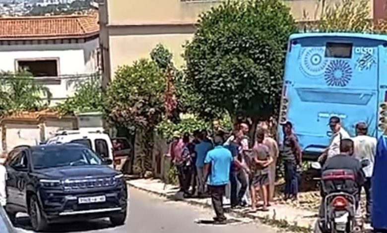 طنجة..إصابة 8 أشخاص في حادثة إصطدام حافلة “ألزا” بسور (صور)