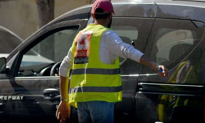 اكادير: اعتقال ستة من أصحاب “الجيليات الصفراء” بسبب ابتزازهم للسائقين