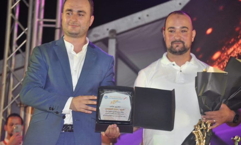 تكريم المصور الصحفي محمد العبوسي على منصة المهرجان المتوسطي