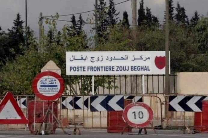 وجدة .. تسليم 06 مغاربة محتجزين لدى الجزائر بالمركز الحدودي المغلق