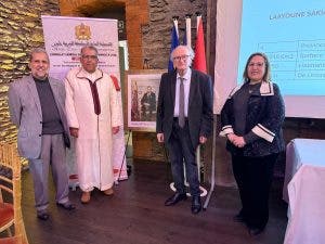 قنصلية المغرب بليون تنظم مؤتمرا حول فرص الاستثمار بالأقاليم الجنوبية (صور) 15 قنصلية المغرب بليون تنظم مؤتمرا حول فرص الاستثمار بالأقاليم الجنوبية (صور)