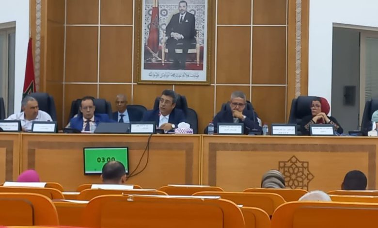 مجلس جماعة فاس يصادق على إحداث شركة محلية للنقل والتنقل الحضري