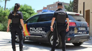 مواطن مغربي يقود سيارة محملة بالأسلحة والمخدرات في مليلية وشرطة إسبانيا تطيح به