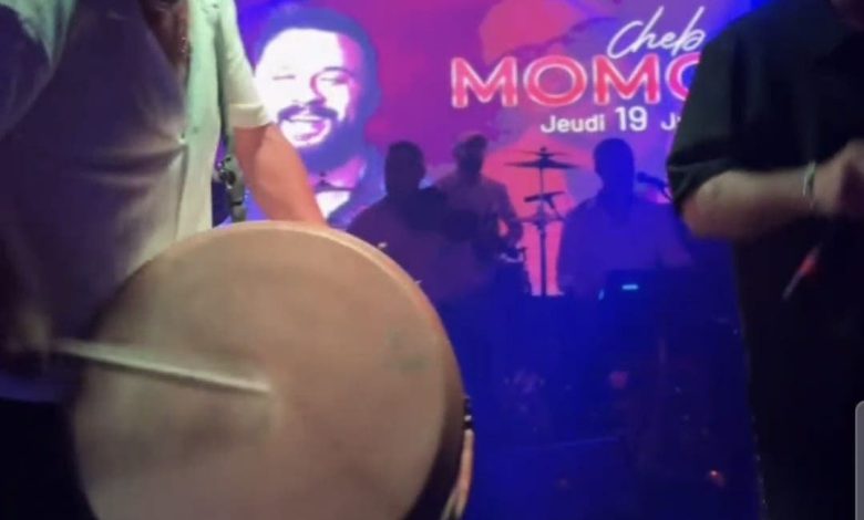 البيضاء.. ملهى “البوسفور” يثير الجدل باستضافة فنان جزائري مدير أعماله يدعم “البوليساريو”