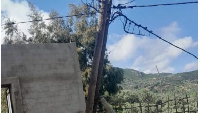 تازة.. عمود كهربائي مائل يهدد أرواح ساكنة دوار “لمقادة” وسط صمت المسؤولين