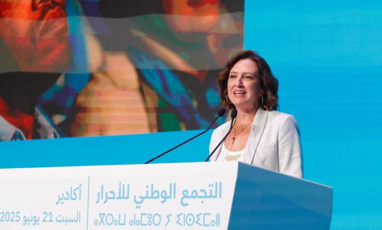 عمور تكذب رئيس جهة بني ملال خنيفرة وتؤكد مساهمة وزارة السياحة بمبلغ 200 مليون درهم في إطار اتفاقية