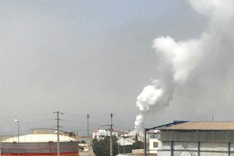 سكان أنزا بأكادير يختنقون بسبب "خنز" المصانع.. وصمت السلطات يفاقم الأزمة