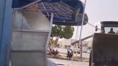 سلطات أكادير تحرر الملك العام بإستعمال جرافات